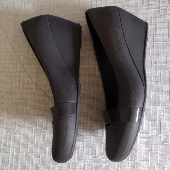 Crocs Womens Shoes Brynn Size 8M Brown Wedge. - Picture 2 of 6